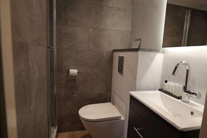 Badezimmer der Doppelkabine